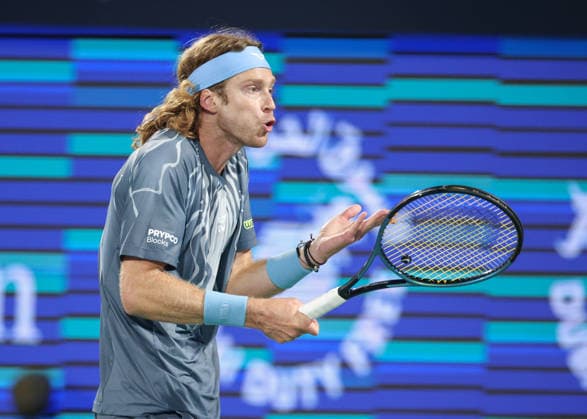Andrey Rublev reagiert veraergert,Aerger,enttaeuscht, Enttaeuschung,Emotion, Dubai Duty Free Tennis Championships, Dubai, U.A.E. Tennis - Dubai Tennis Championships 2026 - ATP, Tennis Herren - Dubai Duty Free Tennis Stadium - Dubai - - United Arab Emirates - 28 February 2026. Copyright: xJuergenxHasenkopfx