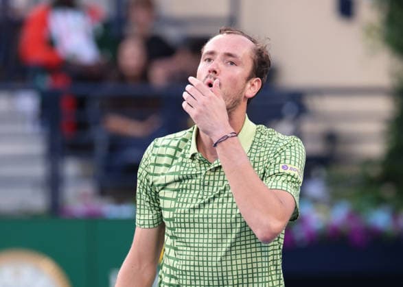 Daniil Medvedev reagiert veraergert,Aerger,enttaeuscht, Enttaeuschung,Emotion, Dubai Duty Free Tennis Championships, Dubai, U.A.E. Tennis - Dubai Tennis Championships 2026 - ATP, Tennis Herren - Dubai Duty Free Tennis Stadium - Dubai - - United Arab Emirates - 28 February 2026. Copyright: xJuergenxHasenkopfx