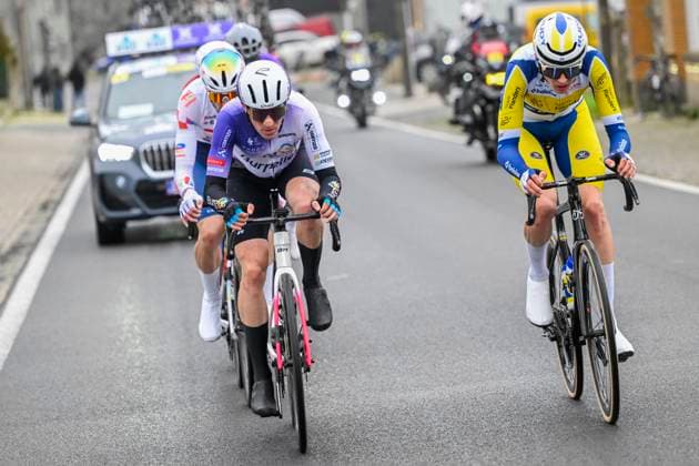 Omloop Het Nieuwsblad 2026 Cycling Race NINOVE, BELGIUM - FEBRUARY 28 : Alleno Clement (FRA) of Burgos Burpellet BH, Van Hemelen Vincent (BEL) of Team Flanders - Baloise in the escape pack during the 81th edition of Omloop Het Nieuwsblad an UCI World Tour 1.UWT one day cycling road race for Men Elite of km with start in Ghent and finish in Ninove on February 28, 2026 in Ninove, Belgium, 28 02 2026 ( Motordriver Kenny Verfaillie - Ninove Belgium  Copyright: xNicoxVereeckenx