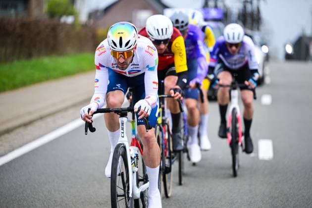 French Alexys Brunel of Team TotalEnergies pictured in action during the 81st edition of the men s one-day cycling race Omloop Het Nieuwsblad (UCI World Tour), the opening race of the Flemish one-day classics season, 207,6 km from Gent to Ninove, Saturday 28 February 2026. DAVIDxPINTENS  x165904741x