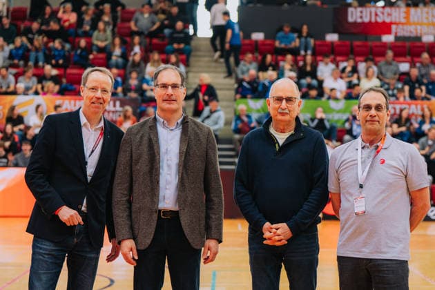 Die Offiziellen bei der Eröffnung der Deutschen Meisterschaft v.l. Dr. Christian Frenzel (Vorsitzender Hauptausschuss Faustball Deutschland), Dr. Clemens Maier (Buergermeister Stadt Stuttgart Referat Sicherheit, Ordnung und , Karl Katz (Vorsitzender Fachgebiet Faustball Schwaebischer Turnerbund e.V.) und Uwe Schneider (stellvertretender Vorsitzender Hauptausschuss Faustball Deutschland) Faustball, Deutsche Meisterschaft, Final 4, Saison 2025 2026, 28.02.2026, Faustball, Deutsche Meisterschaft, Final 4, Saison 2025 2026, 28.02.2026, Stuttgart Copyright: xEibner-Pressefoto LarsxNeumannx EP_LNN