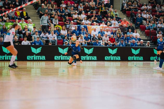 Annika Rennekamp (VfL Kellinghusen, 01) bei der Abwehr, Faustball, Deutsche Meisterschaft, Final 4, Saison 2025 2026, 28.02.2026, Faustball, Deutsche Meisterschaft, Final 4, Saison 2025 2026, 28.02.2026, Stuttgart Copyright: xEibner-Pressefoto LarsxNeumannx EP_LNN
