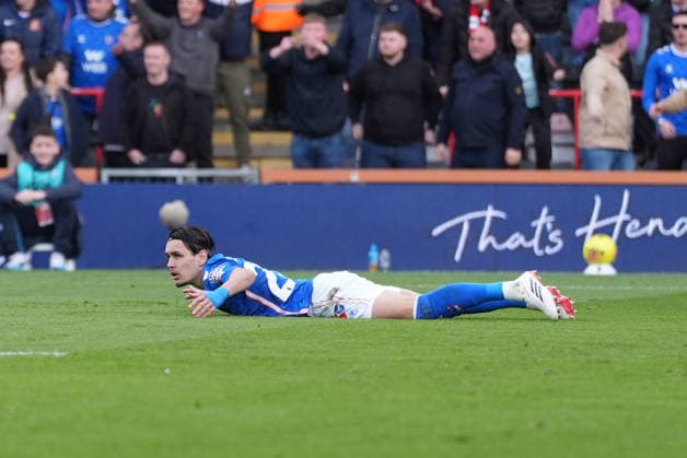 Bournemouth v Sunderland, Premier League, Football, Vitality Stadium, Bournemouth, UK - 28 Feb 2026 Enzo Le Fee of Sunderland appeals for an early penalty. Bournemouth Vitality Stadium Bournemouth UK, UK NEWSPAPERS OUT Copyright: xSeanxRyanx