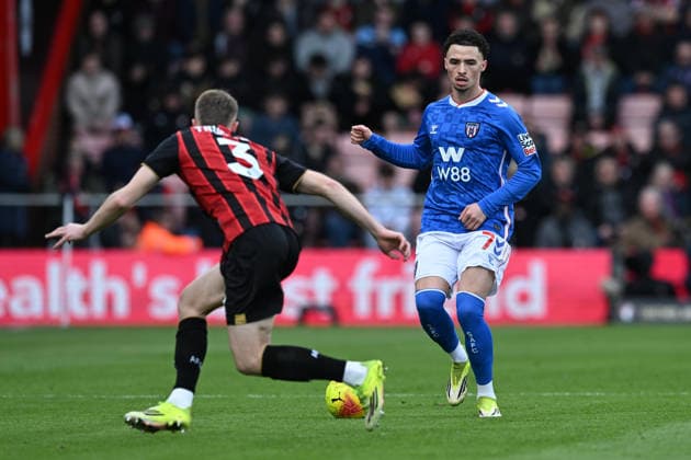 Bournemouth v Sunderland, Premier League Chemsdine Talbi (7) of Sunderland on the attack battles for possession with Adrien Truffert (3) of AFC Bournemouth during the Premier League match between Bournemouth and Sunderland at the Vitality Stadium, Bournemouth, UK on 28 February 2026. Bournemouth Vitality Stadium Dorset UK Editorial use only DataCo restrictions apply See www.football-dataco.com , Copyright: xGrahamxHuntx PSI-23826-0045