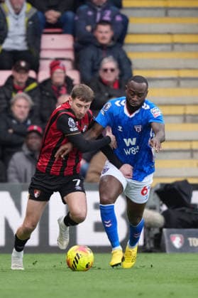 Bournemouth v Sunderland, Premier League, Football, Vitality Stadium, Bournemouth, UK - 28 Feb 2026 David Brooks of Bournemouth and Lutsharel Geertruida of Sunderland. Bournemouth Vitality Stadium Bournemouth UK, UK NEWSPAPERS OUT Copyright: xSeanxRyanx