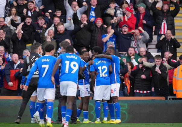 Bournemouth v Sunderland, Premier League, Football, Vitality Stadium, Bournemouth, UK - 28 Feb 2026 GOAL 0-1. Eliezer Mayenda (R) of Sunderland celebrates with his team after scoring the opening goal. Bournemouth Vitality Stadium Bournemouth UK, UK NEWSPAPERS OUT Copyright: xSeanxRyanx
