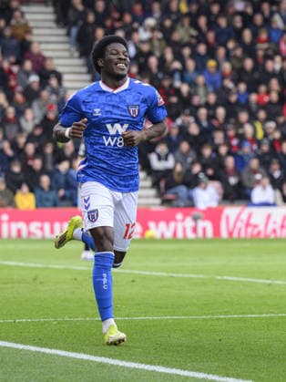 BOURNEMOUTH, ENGLAND, FEBRUARY 28: Sunderland s Eliezer Mayenda celebrates scoring the opening goal during a Premier League 2025 26 match between Bournemouth and Sunderland on February 28, 2026 at Vitality Stadium, Bournemouth, England. (Photo by David Horton Sports Press Photo) Copyright: xDavidxHorton SportsxPressxPhotox Sportspressphoto_SPR98467
