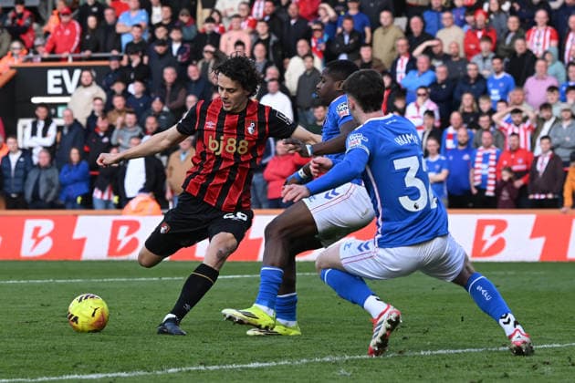 Bournemouth v Sunderland, Premier League Enes Unal (26) of AFC Bournemouth on the attack during the Premier League match between Bournemouth and Sunderland at the Vitality Stadium, Bournemouth, UK on 28 February 2026. Bournemouth Vitality Stadium Dorset UK Editorial use only DataCo restrictions apply See www.football-dataco.com , Copyright: xGrahamxHuntx PSI-23826-0086