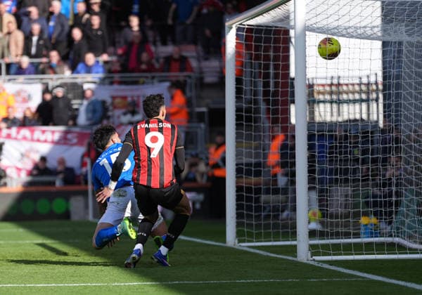 Bournemouth v Sunderland, Premier League, Football, Vitality Stadium, Bournemouth, UK - 28 Feb 2026 GOAL 1-1. Evanilson of Bournemouth scores the equaliser with a header. Bournemouth Vitality Stadium Bournemouth UK, UK NEWSPAPERS OUT Copyright: xSeanxRyanx