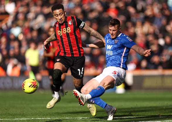 Bournemouth v Sunderland 28 February 2026, Bournemouth - Premier League Football - Bournemouth v Sunderland - Marcus Tavernier of Bournemouth and Daniel Ballard of Sunderland - Photo: Jacques Feeney Offside. Bournemouth UK Copyright: xJacquesxFeeneyx xOffsidexOffside