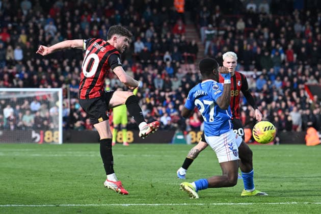 Bournemouth v Sunderland, Premier League Ryan Christie (10) of AFC Bournemouth shoots at goal during the Premier League match between Bournemouth and Sunderland at the Vitality Stadium, Bournemouth, UK on 28 February 2026. Bournemouth Vitality Stadium Dorset UK Editorial use only DataCo restrictions apply See www.football-dataco.com , Copyright: xGrahamxHuntx PSI-23826-0101