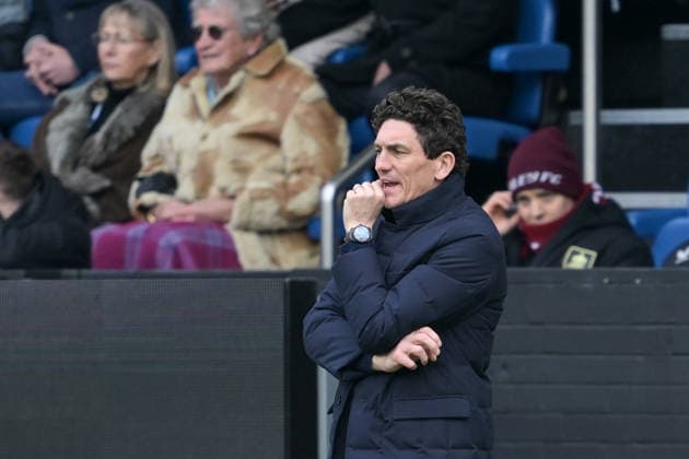 28th February 2026; Turf Moor, Burnley, Lancashire, England; Premier League Football, Burnley versus Brentford; Manager of Brentford Keith Andrews watches the match action  LeexDurkin Content restricted for UK based newspaper
