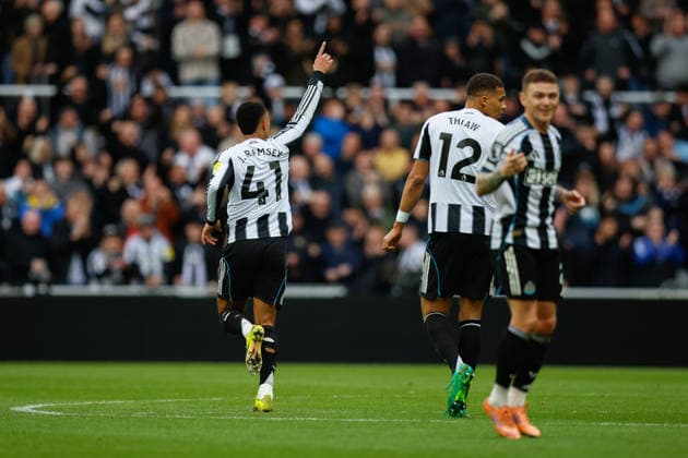 Newcastle United v Everton, Premier League Jacob Ramsey of Newcastle United celebrates scoring his sides first goal of the match 1-1 during the Premier League match between Newcastle United and Everton at St. James s Park, Newcastle, UK on 28 February 2026. Newcastle St. James s Park Tyne and Wear UK Editorial use only DataCo restrictions apply See www.football-dataco.com , Copyright: xCraigxCowanx PSI-23820-0087