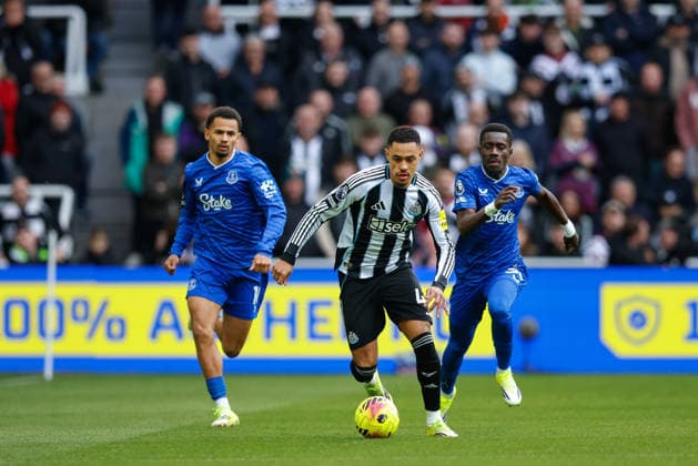 Newcastle United v Everton, Premier League Jacob Ramsey of Newcastle United runs at goal during the Premier League match between Newcastle United and Everton at St. James s Park, Newcastle, UK on 28 February 2026. Newcastle St. James s Park Tyne and Wear UK Editorial use only DataCo restrictions apply See www.football-dataco.com , Copyright: xCraigxCowanx PSI-23820-0093