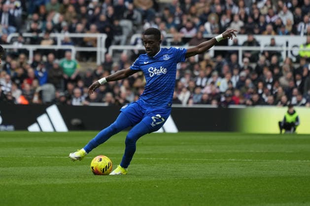 28th February 2026; St James Park, Newcastle, England; Premier League Football, Newcastle United versus Everton; Idrissa Gueye of Everton on the ball  AlecxBrown Content restricted for UK based newspaper