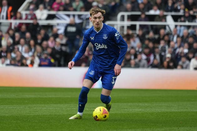 28th February 2026; St James Park, Newcastle, England; Premier League Football, Newcastle United versus Everton; James Garner of Everton on the ball  AlecxBrown Content restricted for UK based newspaper