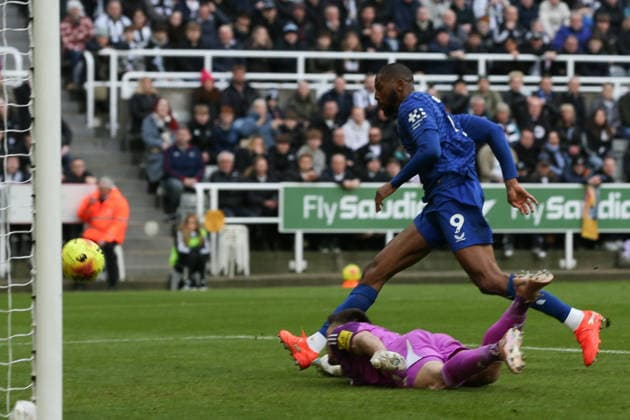 Newcastle United v Everton - Premier League Beto of Everton scores their second goal during the Premier League match between Newcastle United and Everton at St. James s Park in Newcastle, United Kingdom, on February 28, 2026. Newcastle Tyne and Wear United Kingdom  Copyright: xMIxNewsx originalFilename:fletcher-newcastl260228_npRDB.jpg