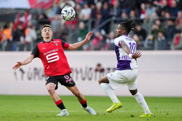 Stade Rennais FC v Toulouse FC - Ligue 1 McDonald s 2025 2026 21 Valentin RONGIER (srfc) - 10 Yann GBOHO (tfc) during the Ligue 1 McDonald s match between Rennes and Toulouse at Roazhon Park on February 28, 2026 in Rennes, France. Rennes France  Copyright: xFEPx 776348309