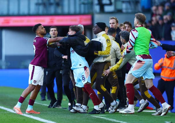 Burnley and Brentford players push each other Burnley v Brentford, Premier League, Football, Turf Moor, Burnley, UK - 28 Feb 2026Burnley Turf Moor United Kingdom EDITORIAL USE ONLY No use with unauthorised audio, video, data, fixture lists, club league logos or live services. Online in-match use limited to 120 images, no video emulation. No use in betting, games or single club league player publications. Copyright: xMattxWest Shutterstockx 16708420bl