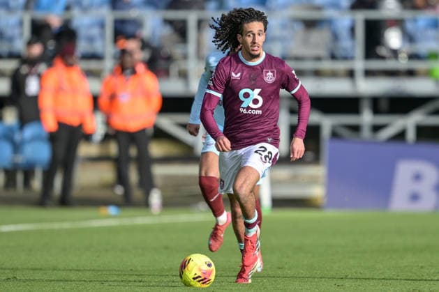 28th February 2026; Turf Moor, Burnley, Lancashire, England; Premier League Football, Burnley versus Brentford; Hannibal Mejbri of Burnley runs with the ball  LeexDurkin