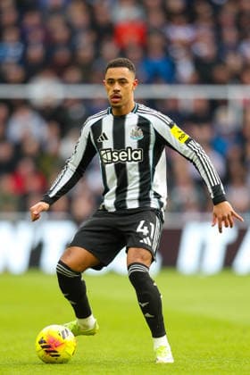 Newcastle United v Everton, Premier League Jacob Ramsey Of Newcastle United during the Newcastle United v Everton Premier League match at St. James Park, Newcastle Upon Tyne, England on 28 February 2026 Credit: Lee Keuneke Every Second Media Editorial use only. All images are copyright Every Second Media Limited. No images may be reproduced without prior permission. All rights reserved. Premier League and Football League images are subject to licensing agreements with Football DataCo Limited. see https: www.football-dataco.com Copyright: xIMAGO EveryxSecondxMediax ESM-1827-0123 LeexKeunekex xEveryxSecondxMediax