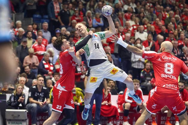 Sport Bilder des Tages 28.02.2026, xtgx, Handball, Daikin HBL, MT Melsungen - SC Magdeburg v.l. Marti Soler (Melsungen, 23), Omar Ingi Magnusson (Magdeburg, 14) Zweikampf, Duell, Kampf, tackle Kassel
