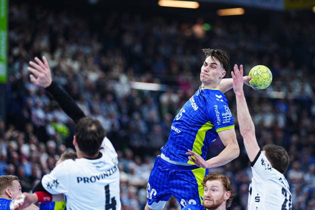 Wurf Tor Miro Schluroff (VfL Gummersbach, 15) GER, THW Kiel vs. VfL Gummersbach, Handball, 1. Bundesliga, Spieltag 23, Saison 2025 2026, 28.02.2026 GER, THW Kiel vs. VfL Gummersbach, Handball, 1. Bundesliga, Spieltag 23, Saison 2025 2026, 28.02.2026 Kiel Copyright: xEibner-Pressefoto MarcelxvonxFehrnx EP_MFN