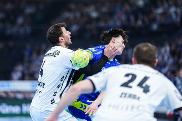 Domagoj Duvnjak (THW Kiel, 04), Miro Schluroff (VfL Gummersbach, 15) GER, THW Kiel vs. VfL Gummersbach, Handball, 1. Bundesliga, Spieltag 23, Saison 2025 2026, 28.02.2026 GER, THW Kiel vs. VfL Gummersbach, Handball, 1. Bundesliga, Spieltag 23, Saison 2025 2026, 28.02.2026 Kiel Copyright: xEibner-Pressefoto MarcelxvonxFehrnx EP_MFN