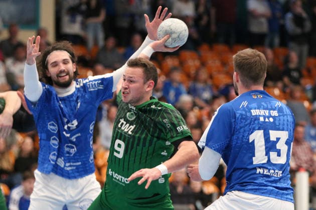 28.02.2026 Handball Herren 2025 2026 2. Handball-Bundesliga 22. Spieltag Dessau-Roßlauer HV 06 - Eulen Ludwigshafen Anhalt Arena Dessau Marc-Robin Eisel (Ludwigshafen, 9, grün) beim Torwurf. Dessau-Roßlau Sachsen-Anhalt Deutschland
