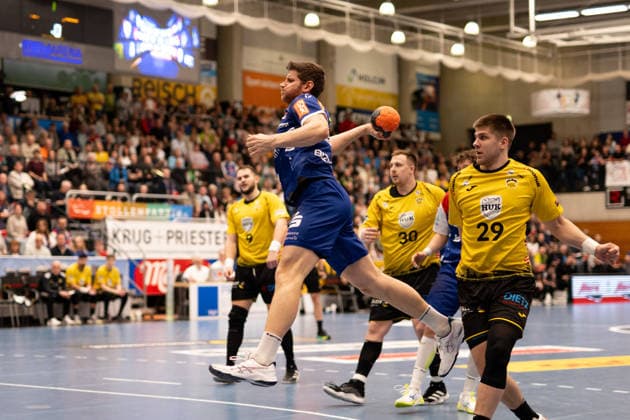 Georg Poehle, (HBW Balingen Weilstetten, 94), beim Wurf HBW Balingen Weilstetten vs. HSC 2000 Coburg, Handball, 2. Bundesliga, 22. Spieltag, Saison 2025 2026, 28.02.2026 Eibner-Pressefoto Andreas Ulmer HBW Balingen Weilstetten vs. HSC 2000 Coburg, Handball, 2. Bundesliga, 22. Spieltag, Saison 2025 2026, 28.02.2026 Balingen Copyright: xEibner-Pressefoto AndreasxUlmerx EP_AUR