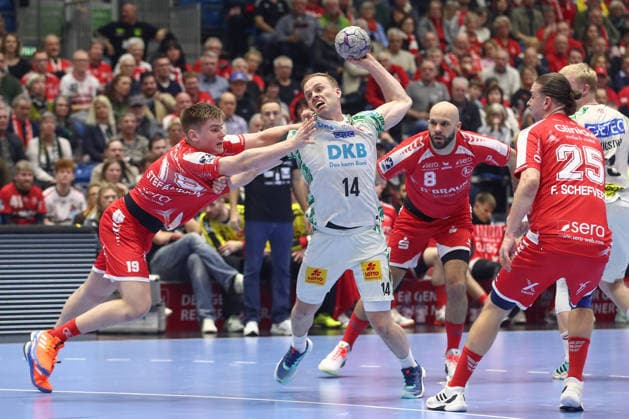 28.02.2026, xtgx, Handball, Daikin HBL, MT Melsungen - SC Magdeburg v.l. Omar Ingi Magnusson (Magdeburg, 14) wirft Tor, Torschuetze, erzielt Tor, Treffer, scores the goal Kassel