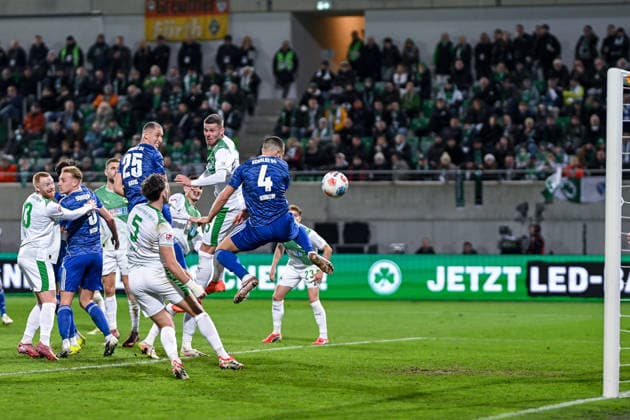 28.02.2026, Fussball, 2. Bundesliga, Saison 2025 2026, 24. Spieltag, SpVgg Greuther Fürth - FC Schalke 04, Torchance Hasan Kurucay (FC Schalke 04) xRHR-FOTO YYx