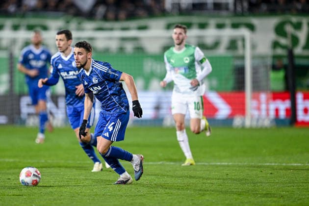 28.02.2026, Fussball, 2. Bundesliga, Saison 2025 2026, 24. Spieltag, SpVgg Greuther Fürth - FC Schalke 04, Adil Aouchiche (FC Schalke 04) xRHR-FOTO YYx