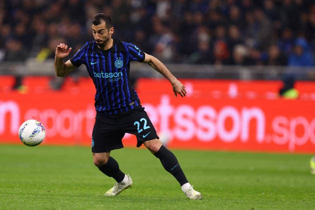 Henrikh Mkhitaryan (Fc Internazionale) controls the ball, Serie A, FC Internazionale v Genoa CFC, Giuseppe Meazza, February 28, 2026, Milan, Italy.