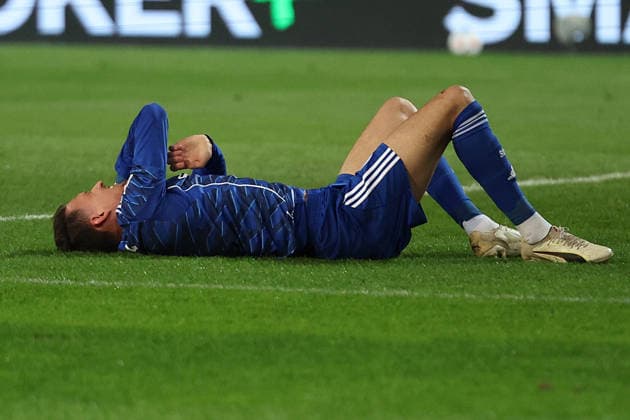 28.02.2026, xrekx, Fussball 2.Bundesliga, SpVgg Greuther Fuerth - FC Schalke 04 v.l. Dejan Ljubicic (FC Schalke 04) verletzt, Verletzung, Schmerz, Schmerzen, injured, injury, pain, pains (DFL DFB REGULATIONS PROHIBIT ANY USE OF PHOTOGRAPHS as IMAGE SEQUENCES and or QUASI-VIDEO) Fuerth