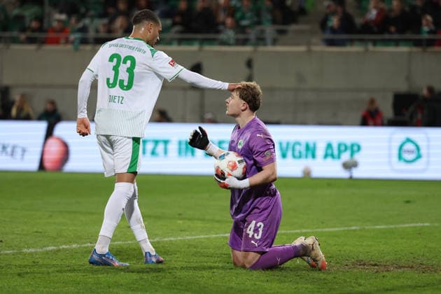 28.02.2026, xrekx, Fussball 2.Bundesliga, SpVgg Greuther Fuerth - FC Schalke 04 v.l. Maximilian Dietz (SpVgg Greuther Fuerth) Silas Prüfrock Pruefrock (SpVgg Greuther Fuerth) (DFL DFB REGULATIONS PROHIBIT ANY USE OF PHOTOGRAPHS as IMAGE SEQUENCES and or QUASI-VIDEO) Fuerth