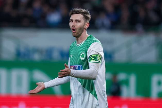 Enttaeuschung, Frust bei Branimir Hrgota 10 (Spvgg Greuther Fuerth), Spvgg Greuther Fuerth vs. FC Schalke 04, Fussball, Maenner, 2. Bundesliga, Saison 2025 2026, Rueckrunde, 24. Spieltag, 28.02.2026 DFB regulations prohibit any use of photographs as image sequences and or quasi-video Fuerth Bayern Deutschland