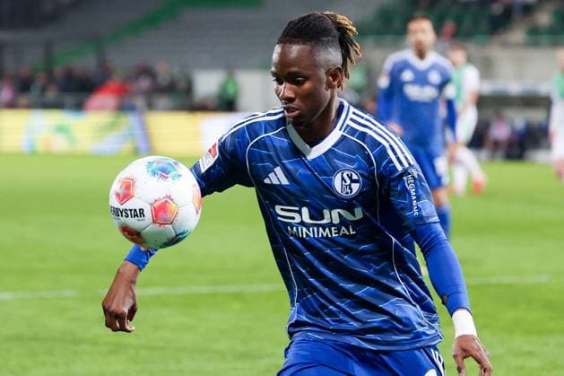 Moussa Ndiaye 16 (FC Schalke 04) in Aktion, Spvgg Greuther Fuerth vs. FC Schalke 04, Fussball, Maenner, 2. Bundesliga, Saison 2025 2026, Rueckrunde, 24. Spieltag, 28.02.2026 DFB regulations prohibit any use of photographs as image sequences and or quasi-video Fuerth Bayern Deutschland