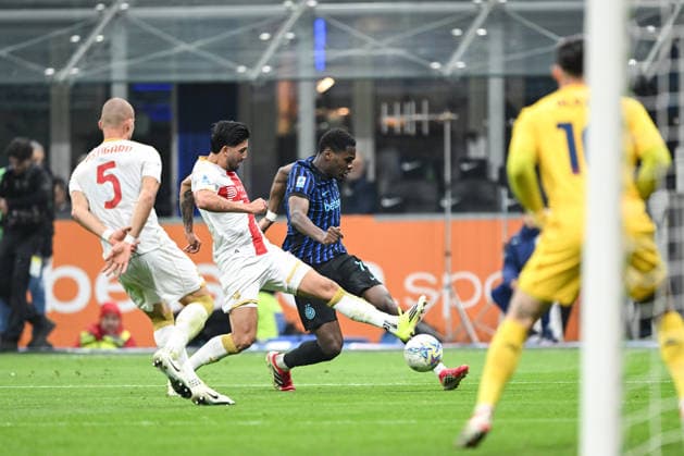 Ange-Yoan Bonny of Inter FC in action during the Italian Serie A football match between Inter FC and Genoa Cfc serie A match on February 28th, 2026 at Giuseppe Meazza San Siro Siro stadium in Milan, Italy  Copyright: xTizianoxBallabio IPAxSportx xipa-agency.netx xx IPA_72175408 IPA_Agency_IPA72175408