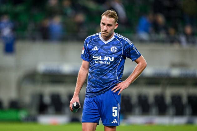 28.02.2026, Fussball, 2. Bundesliga, Saison 2025 2026, 24. Spieltag, SpVgg Greuther Fürth - FC Schalke 04, Timo Becker (FC Schalke 04) xRHR-FOTO YYx