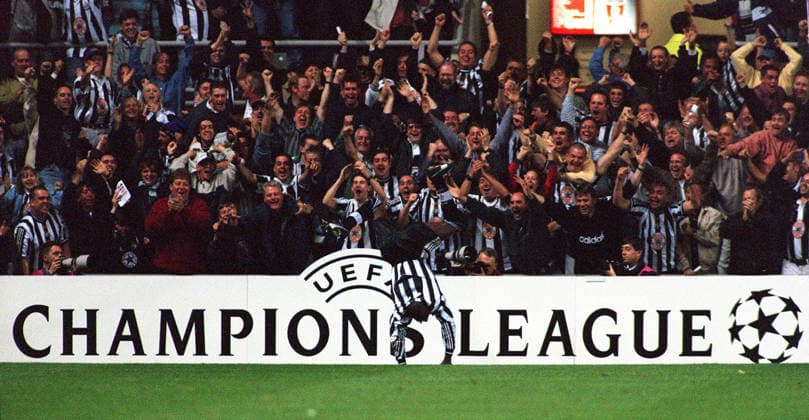 Newcastle United V FC Barcelona, Barca UEFA Champions League Group C Faustino Asprilla of Newcastle United celebrates with Cartwheels After Scoring Against Barcelona during the UEFA Champions League Group C match between Newcastle United and Fc Barcelona at St James Park on September 17, 1997 in Newcastle, England. Newcastle St James Park England United Kingdom Copyright: xAllstarxPicturexLibraryxLtdx