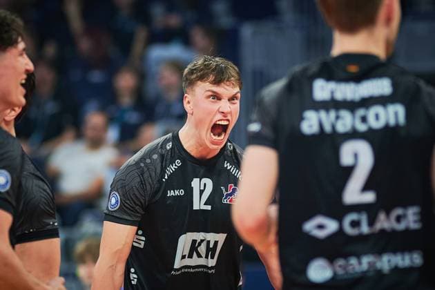 Spielszene mit Santeri Välimaa (12; SVG Lüneburg) und Daniel Gruvaeus (2; SVG Lüneburg) Zoi DVV-Pokalfinale der Männer 2026