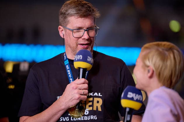 Stefan Huebner (SVG Lueneburg, Cheftrainer) im DYN Interview GER, Siegerehrung, Volleyball, Zoi DVV-Pokalfinale Maenner und Frauen 2026, 28.02.2026 GER, Siegerehrung, Volleyball, Zoi DVV-Pokalfinale Maenner und Frauen 2026, 28.02.2026 Mannheim Copyright: xEibner-Pressefoto GeraldxOelze-dexStoppanyx EP_ODS
