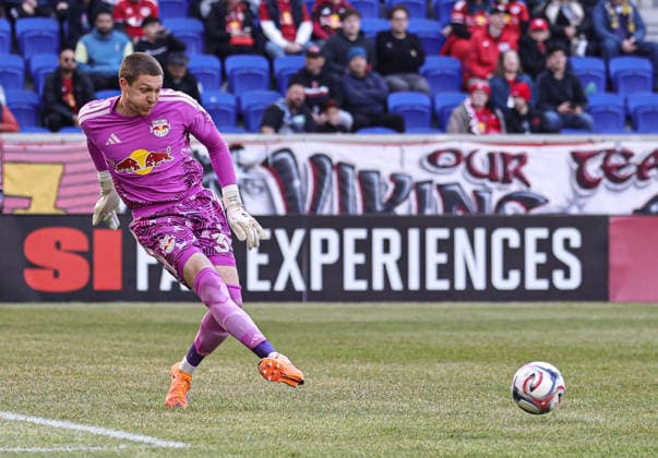 February 28, 2026, Harrison, New Jersey, USA: New York Red Bulls goaltender Ethan Horvath (34) kicks the ball in the first half at Sports Illustrated Stadium. Harrison USA - ZUMAs325 20260228_zsp_s325_001 Copyright: xJessxStilesx