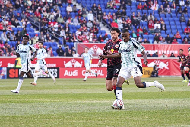 February 28, 2026, Harrison, New Jersey, USA: New England Revolution midfielder Mamadou Fofana (2) and New York Red Bulls forward Cade Cowell (7) battle for the ball at Sports Illustrated Stadium. Harrison USA - ZUMAs325 20260228_zsp_s325_059 Copyright: xJessxStilesx