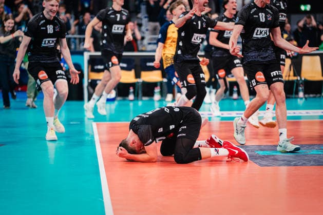 DVV-Pokal VfB Friedrichshafen - SVG Lüneburg 28.02.2026 Santeri Välimaa (SVG Lüneburg, 12) kann es nicht fassen ,SVG Lüneburg gewinnt den allerersten Titelgewinn; Volleyball, Zoi DVV-Pokalfinale: VfB Friedrichshafen vs. SVG Lüneburg am 28.02.2026 in der SAP-Arena, Mannheim Copyright: xBEAUTIFULxSPORTS Tonhäuserx