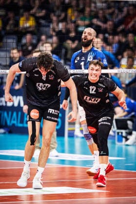 28.02.2026, SAP Arena, Mannheim Volleyball, DVV-Pokal Finale, VfB Friedrichshafen vs. SVG Lüneburg Lueneburg Jubel Cole Matthew Young ( 8 Lueneburg), Santeri Välimaa Vaelimaa ( 12 Lueneburg)