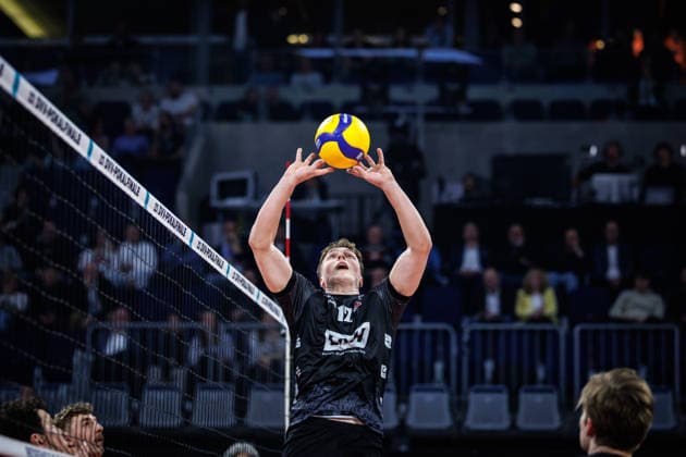 28.02.2026, SAP Arena, Mannheim Volleyball, DVV-Pokal Finale, VfB Friedrichshafen vs. SVG Lüneburg Lueneburg Zuspiel Santeri Välimaa Vaelimaa ( 12 Lueneburg)