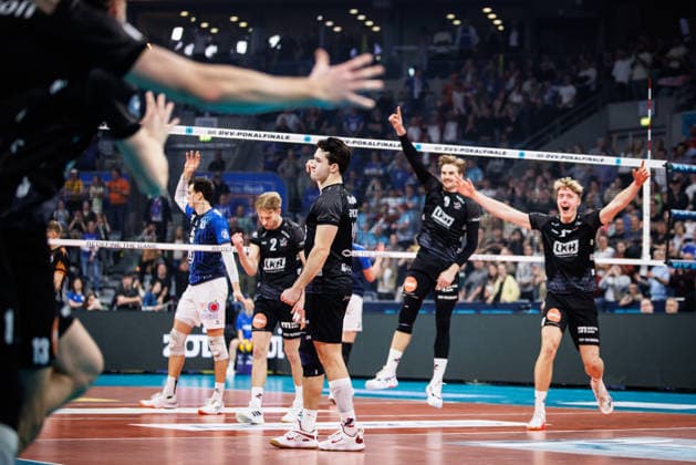 28.02.2026, SAP Arena, Mannheim Volleyball, DVV-Pokal Finale, VfB Friedrichshafen vs. SVG Lüneburg Lueneburg Jubel Lüneburg Lueneburg nach Matchball Sieg Ethan Champlin ( 20 Lueneburg)