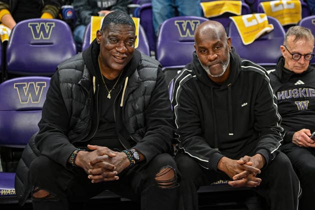 NCAA, College League, USA Basketball 2026: FEB 28 Wisconsin Badgers At Washington Huskies February 28, 2026: Former NBA, Basketball Herren, USA greats Shawn Kemp and Gary Payton on the sidelines during the NCAA basketball game between the Wisconsin Badgers and Washington Huskies. Kemp and Payton attended the game to see former Seattle Supersonic team mate and Husky legend Detlef Schrempf get his Washington number retired during a halftime ceremony. Wisconsin defeated Washington 90-73. Steve Faber CSM (Credit Image: Â Steve Faber Cal Media) Seattle Washington United States EDITORIAL USE ONLY Copyright: xx ZUMA-20260228_zma_c04_337.jpg StevexFaberx csmphotothree476556